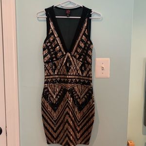 Bebe size small body con dress with a 1920s feel